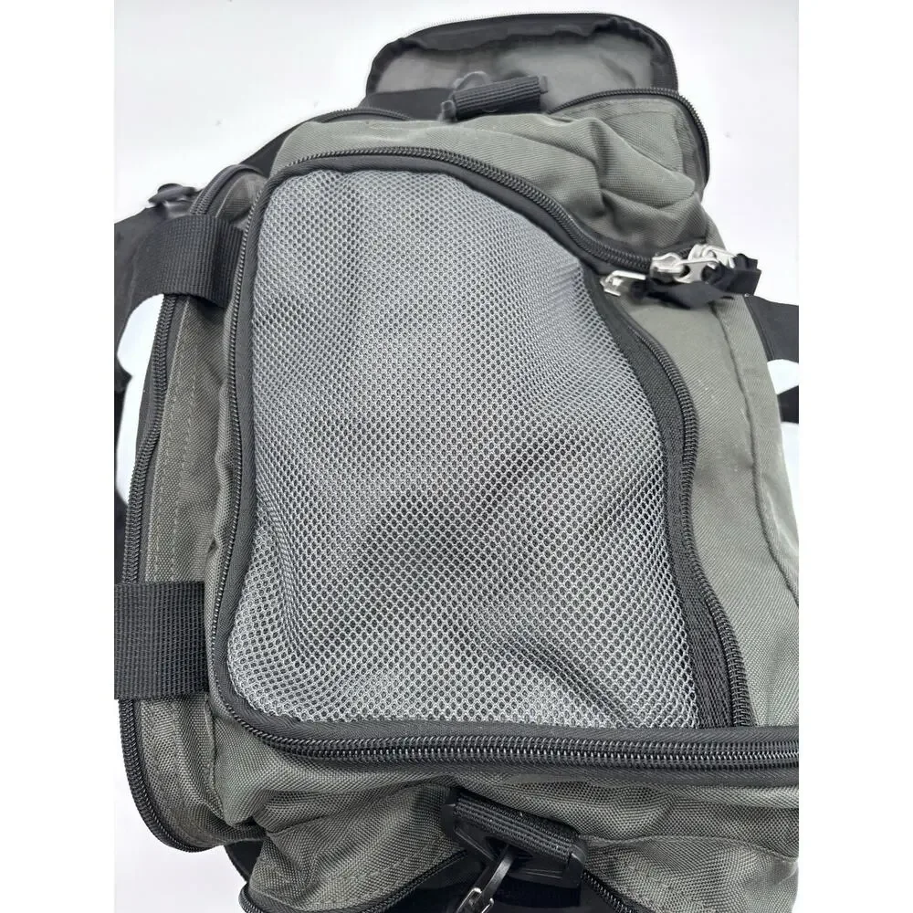Bass Pro Shops Club Duffel Bag Fishing Tackle Gear Overnight Tote Green Black